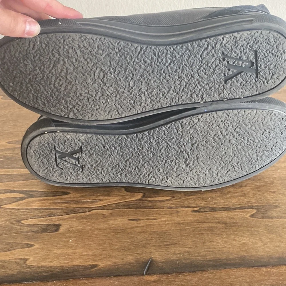 Louis Vuitton mens black shoes size 9.5 - Picture 3 of 4